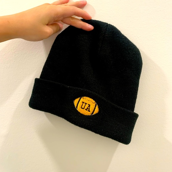 Other - Black Winter Hat / Beanie, UA 63